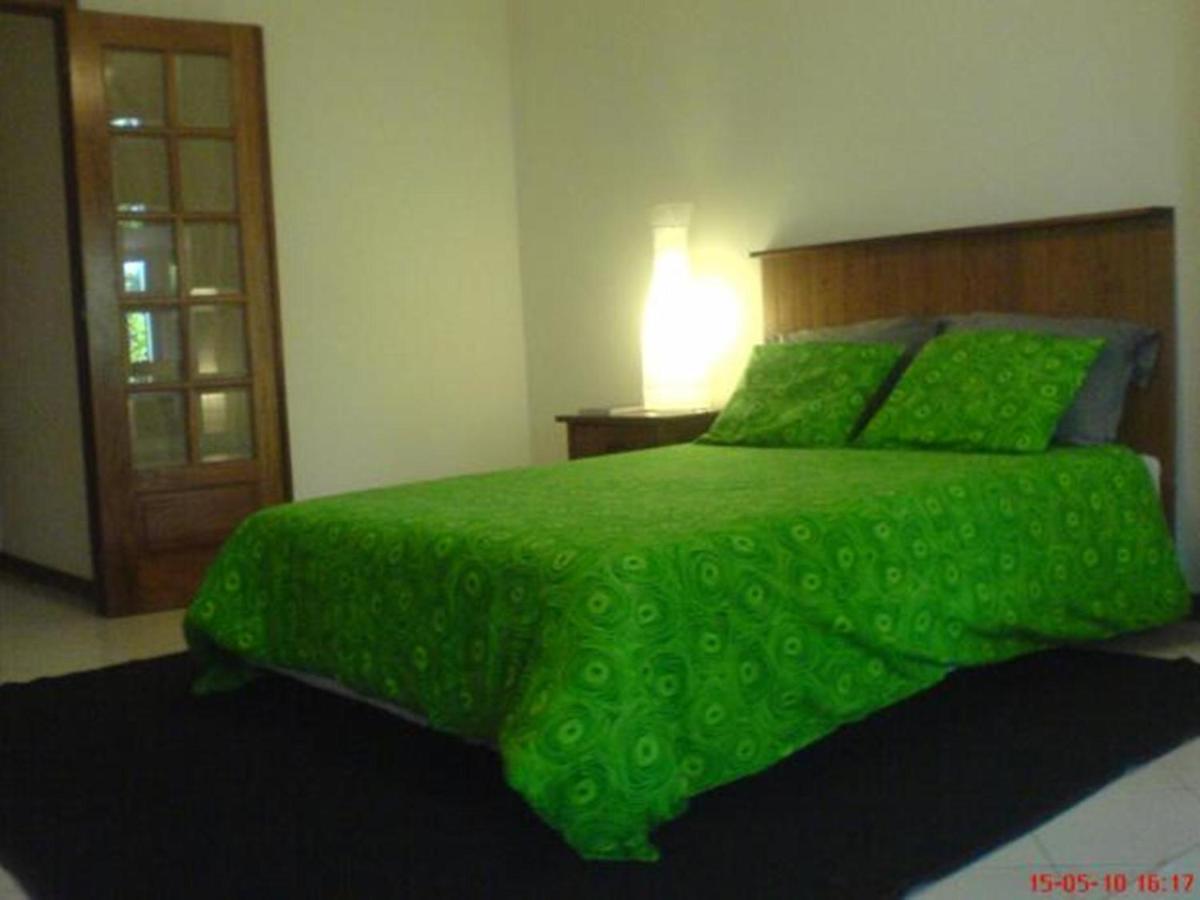 Apartment With Private Garden Porto Zimmer foto